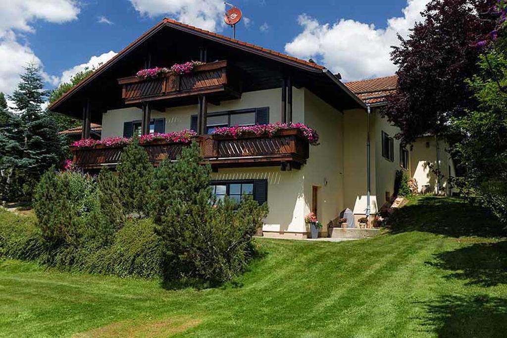 Ferienwohnung Im Landhaus Am Nationalpark Ludwigsthal Exteriör bild
